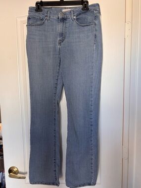 Levis classic bootcut denim jeans Ladies size 10 Light wash 31 inseam